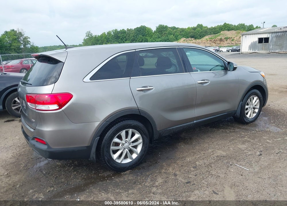 2016 KIA SORENTO 2.4L L VIN: 5XYPG4A30GG041498