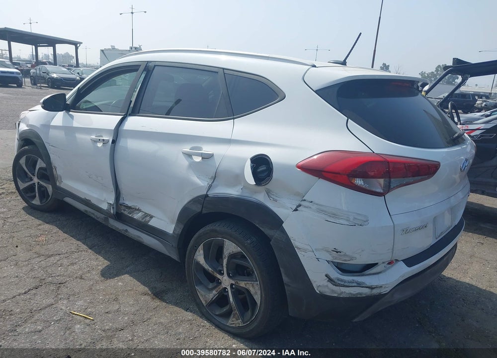 2017 HYUNDAI TUCSON SPORT VIN: KM8J33A27HU478297