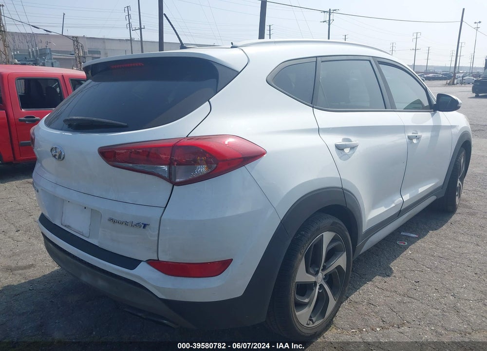 2017 HYUNDAI TUCSON SPORT VIN: KM8J33A27HU478297