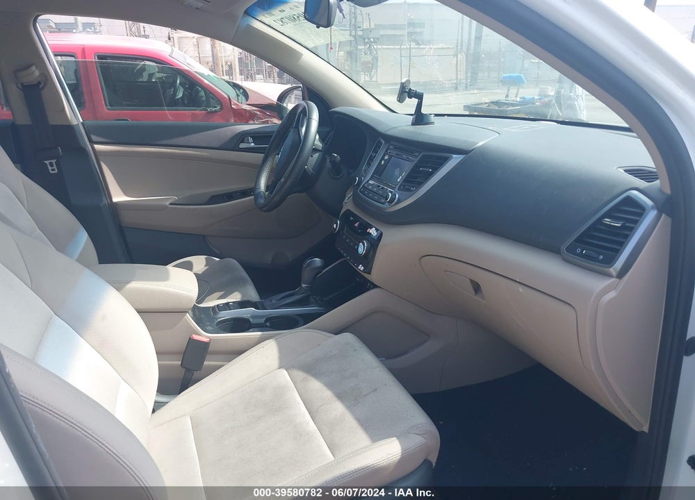 2017 HYUNDAI TUCSON SPORT VIN: KM8J33A27HU478297
