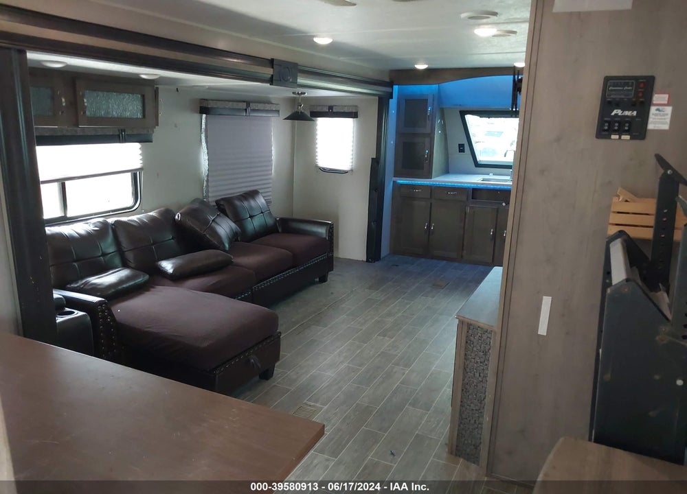 2019 FOREST RIVER PUMA 31FKRK VIN: 4X4TPUG27KP079890