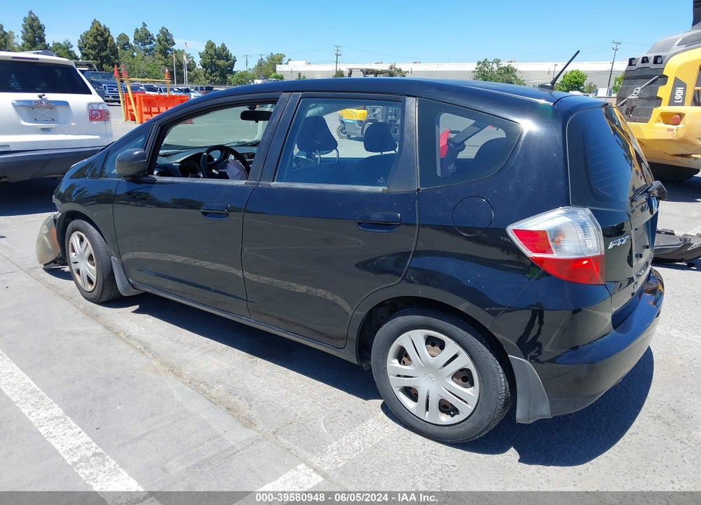 2011 HONDA FIT VIN: JHMGE8H37BC025331