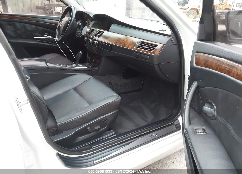 2008 BMW 528I VIN: WBANU53518C110223
