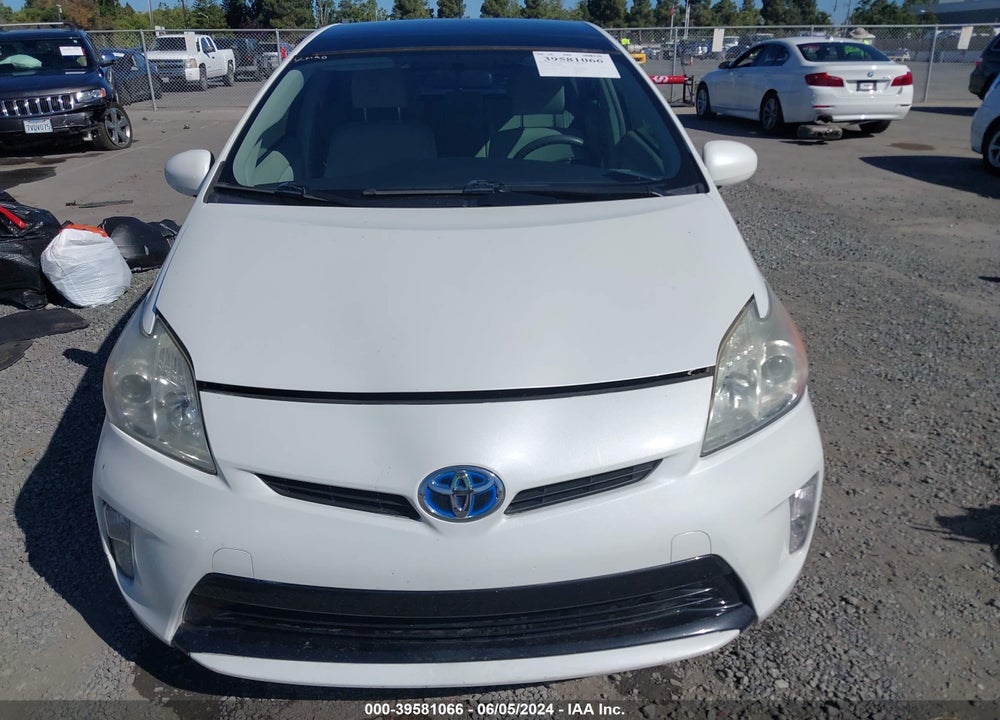 2014 TOYOTA PRIUS THREE VIN: JTDKN3DUXE1782558