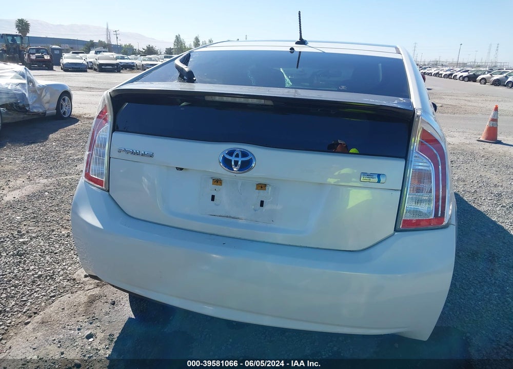 2014 TOYOTA PRIUS THREE VIN: JTDKN3DUXE1782558