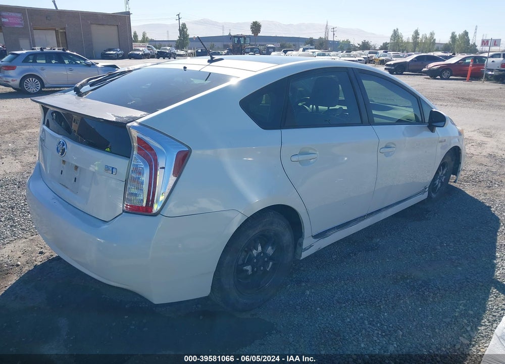2014 TOYOTA PRIUS THREE VIN: JTDKN3DUXE1782558