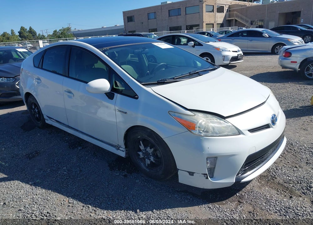 2014 TOYOTA PRIUS THREE VIN: JTDKN3DUXE1782558