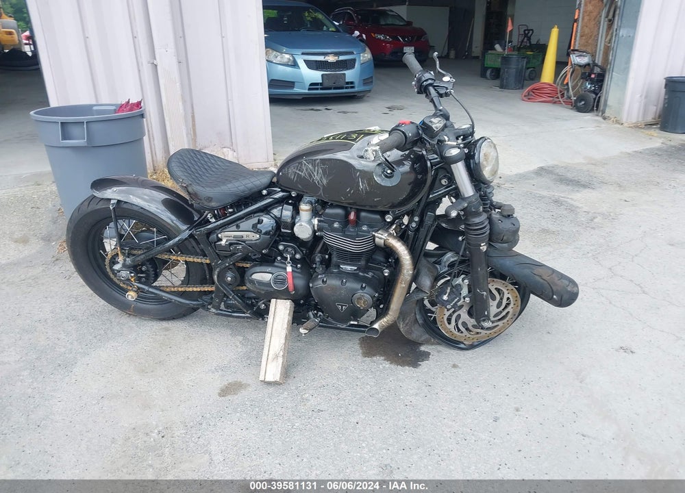 2023 TRIUMPH MOTORCYCLE BONNEVILLE BOBBER VIN: SMTD53HL4PTBE7420