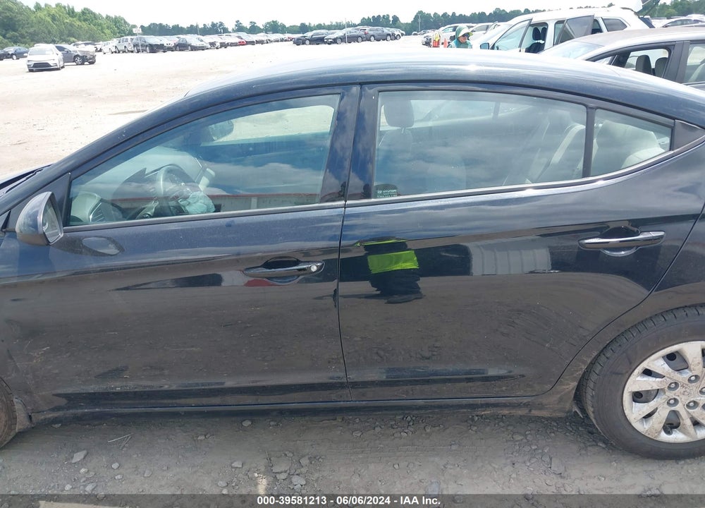 2018 HYUNDAI ELANTRA SE VIN: 5NPD74LF3JH223156