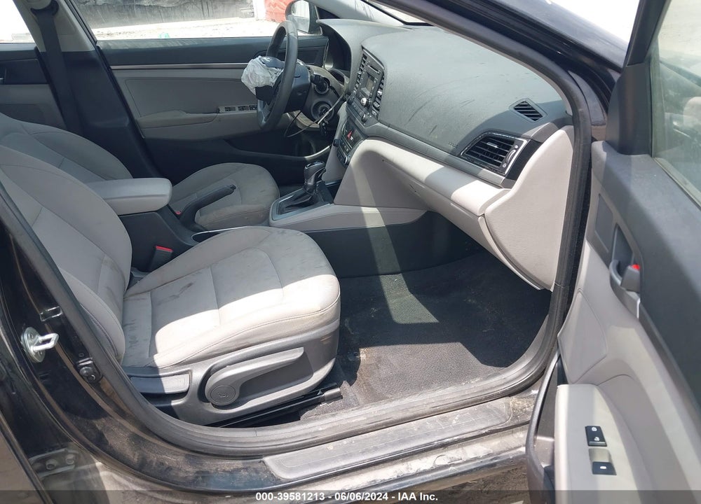 2018 HYUNDAI ELANTRA SE VIN: 5NPD74LF3JH223156