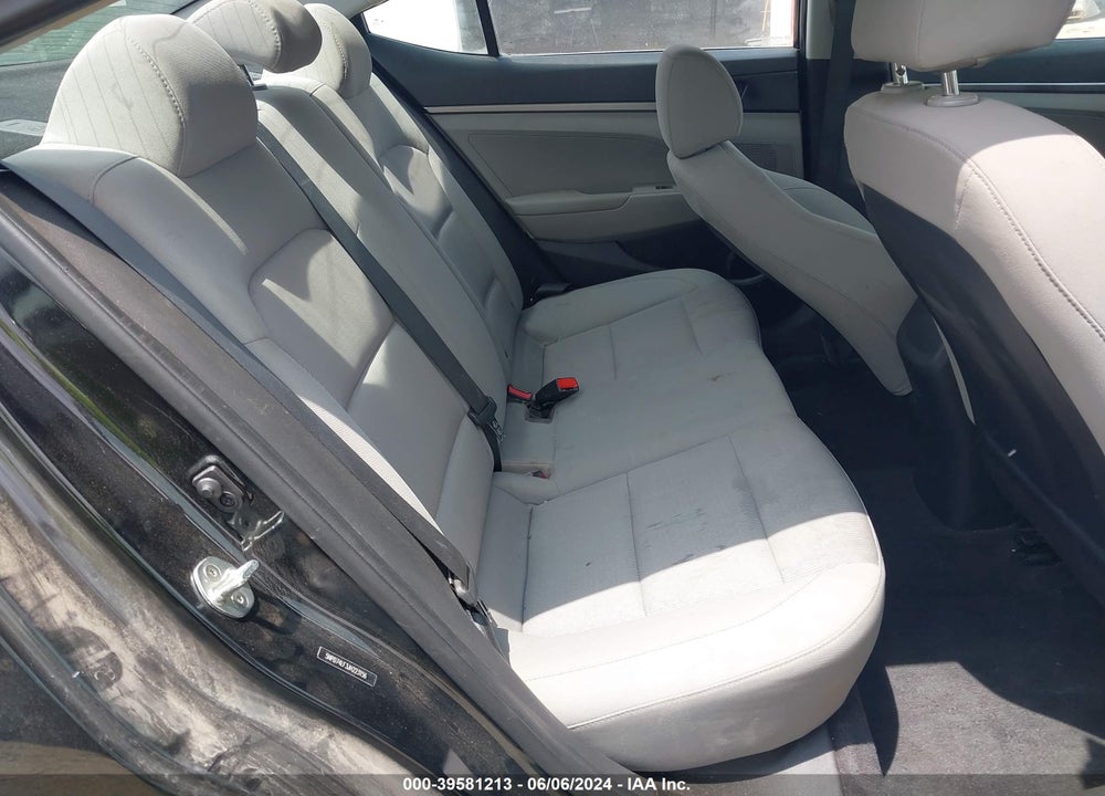 2018 HYUNDAI ELANTRA SE VIN: 5NPD74LF3JH223156