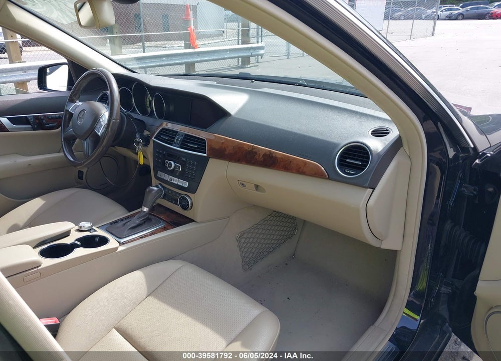 2014 MERCEDES-BENZ C 300 LUXURY 4MATIC/SPORT 4MATIC VIN: WDDGF8AB7EG188533