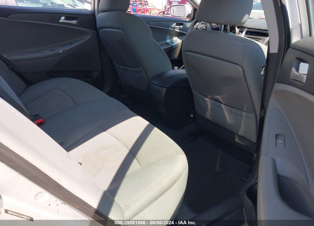 2014 HYUNDAI SONATA GLS VIN: 5NPEB4AC5EH818737