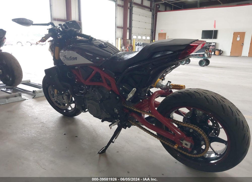 2022 INDIAN MOTORCYCLE CO. FTR R CARBON VIN: 56KRZR252N3173674