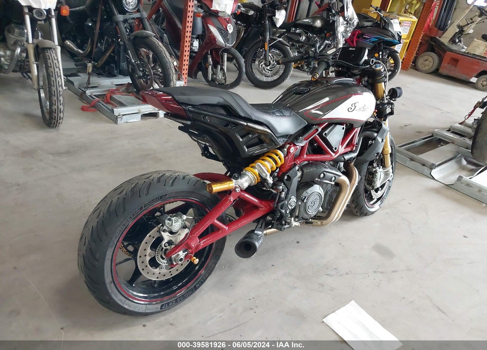 2022 INDIAN MOTORCYCLE CO. FTR R CARBON VIN: 56KRZR252N3173674