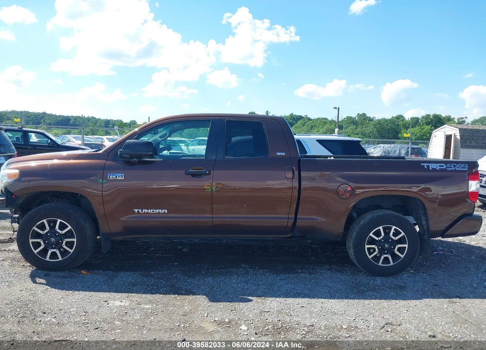 2017 TOYOTA TUNDRA SR5 5.7L V8 VIN: 5TFUY5F18HX628852