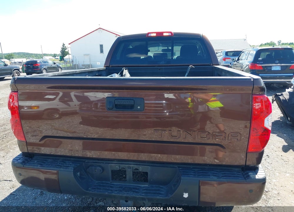 2017 TOYOTA TUNDRA SR5 5.7L V8 VIN: 5TFUY5F18HX628852