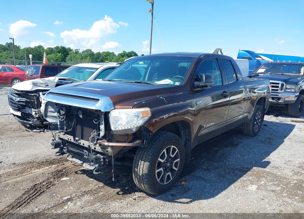 2017 TOYOTA TUNDRA SR5 5.7L V8 VIN: 5TFUY5F18HX628852