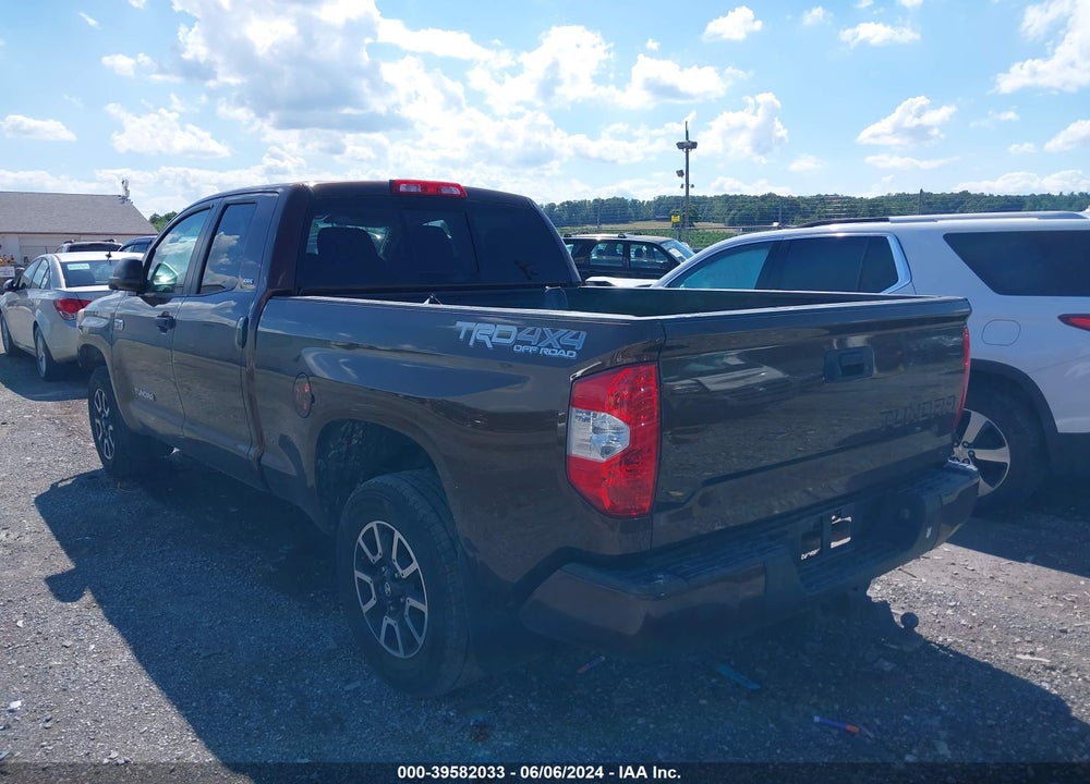 2017 TOYOTA TUNDRA SR5 5.7L V8 VIN: 5TFUY5F18HX628852