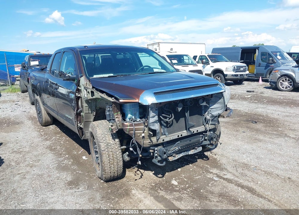 2017 TOYOTA TUNDRA SR5 5.7L V8 VIN: 5TFUY5F18HX628852