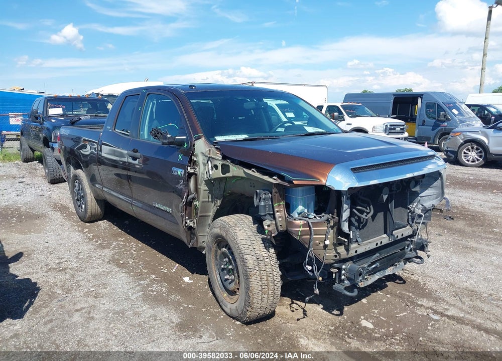 2017 TOYOTA TUNDRA SR5 5.7L V8 VIN: 5TFUY5F18HX628852