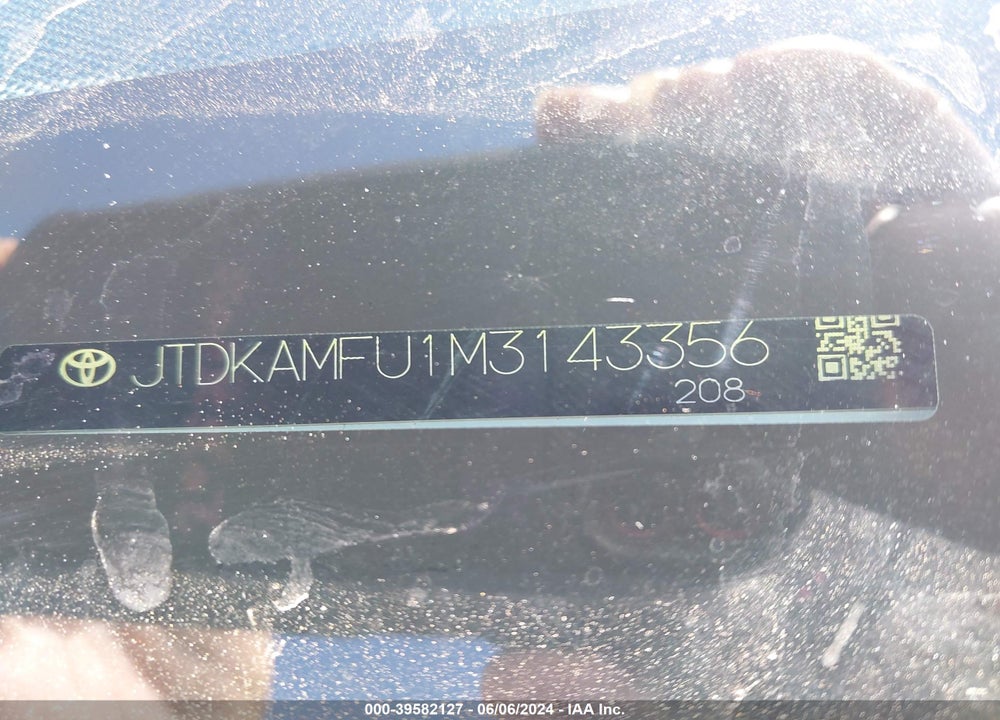 2021 TOYOTA PRIUS LE VIN: JTDKAMFU1M3143356