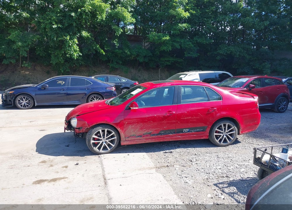 2010 VOLKSWAGEN JETTA TDI CUP EDITION VIN: 3VWHL7AJ7AM077891