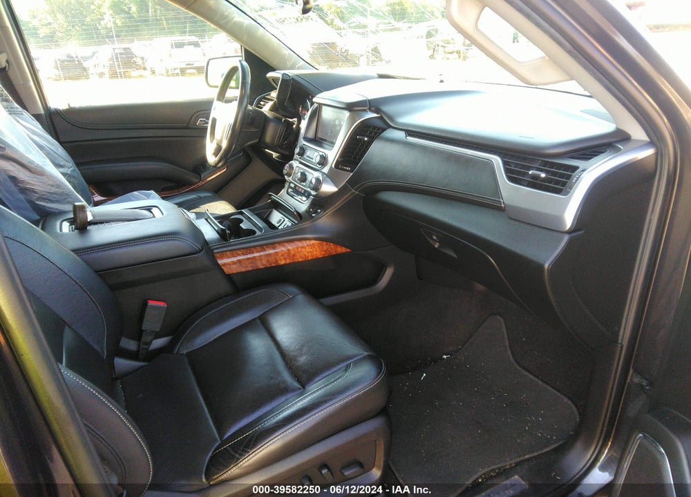 2018 CHEVROLET SUBURBAN PREMIER VIN: 1GNSCJKC0JR122312