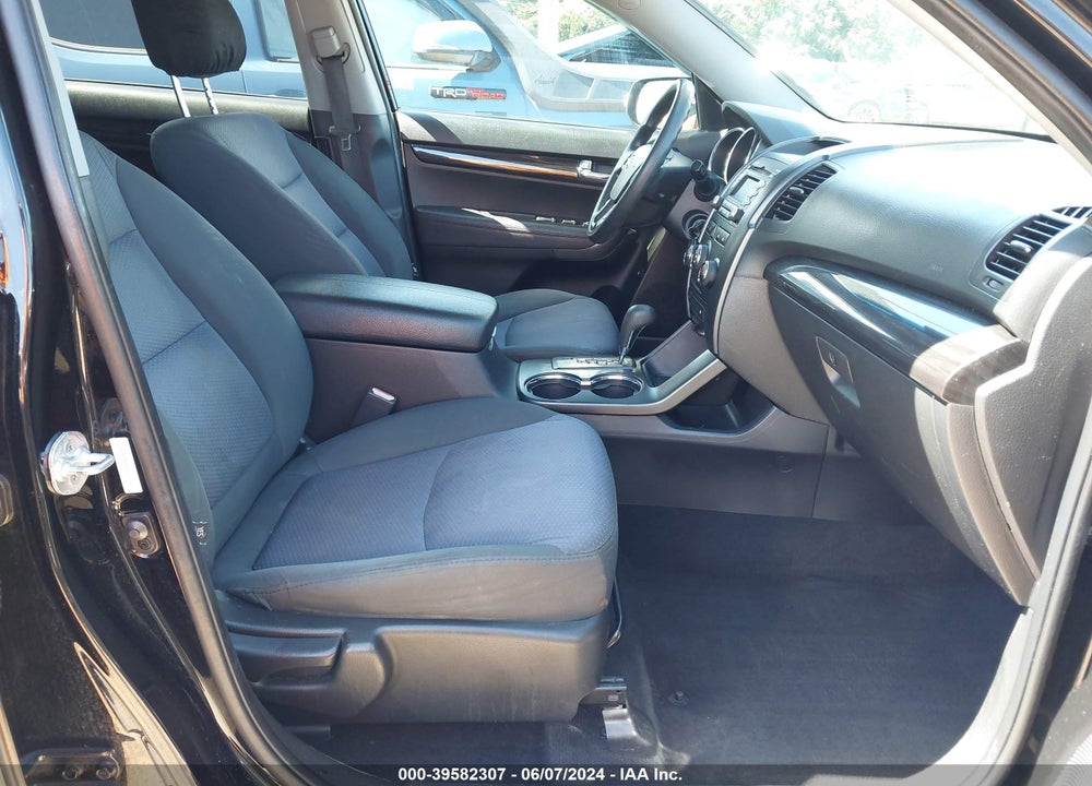 2012 KIA SORENTO LX VIN: 5XYKT4A6XCG189782