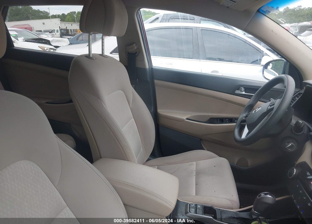 2017 HYUNDAI TUCSON SE VIN: KM8J33A44HU488190