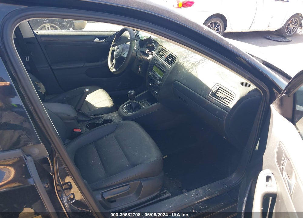 2012 VOLKSWAGEN JETTA 2.5L SE VIN: 3VWBP7AJ3CM454567