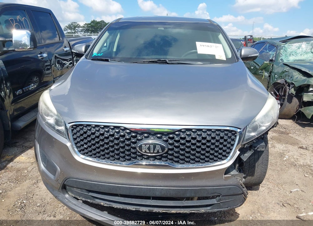 2017 KIA SORENTO 2.4L L VIN: 5XYPG4A32HG300235