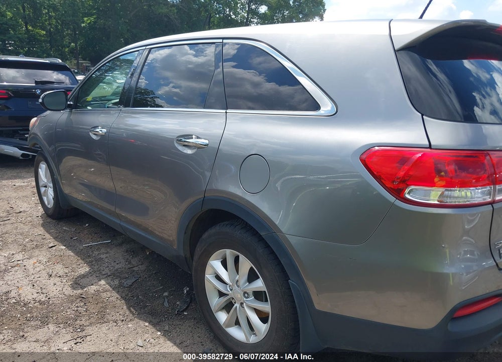 2017 KIA SORENTO 2.4L L VIN: 5XYPG4A32HG300235