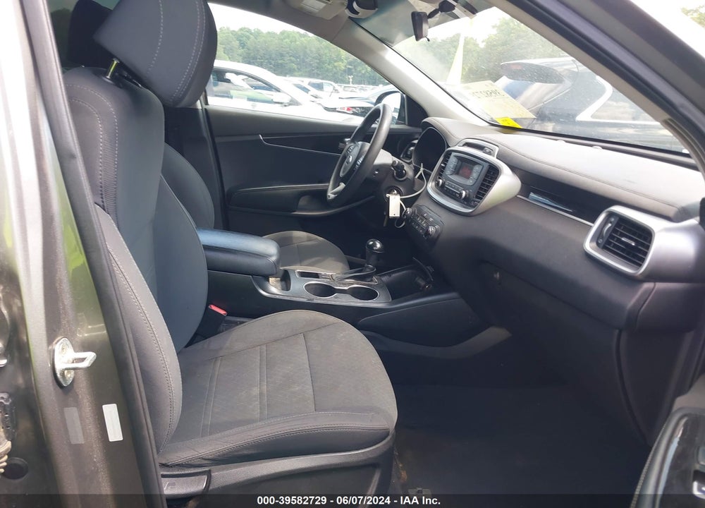 2017 KIA SORENTO 2.4L L VIN: 5XYPG4A32HG300235