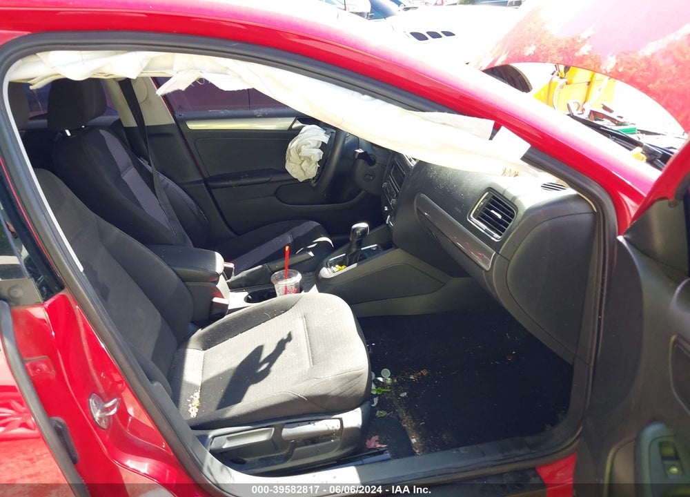 2015 VOLKSWAGEN JETTA 1.8T SE VIN: 3VWD17AJ7FM263961