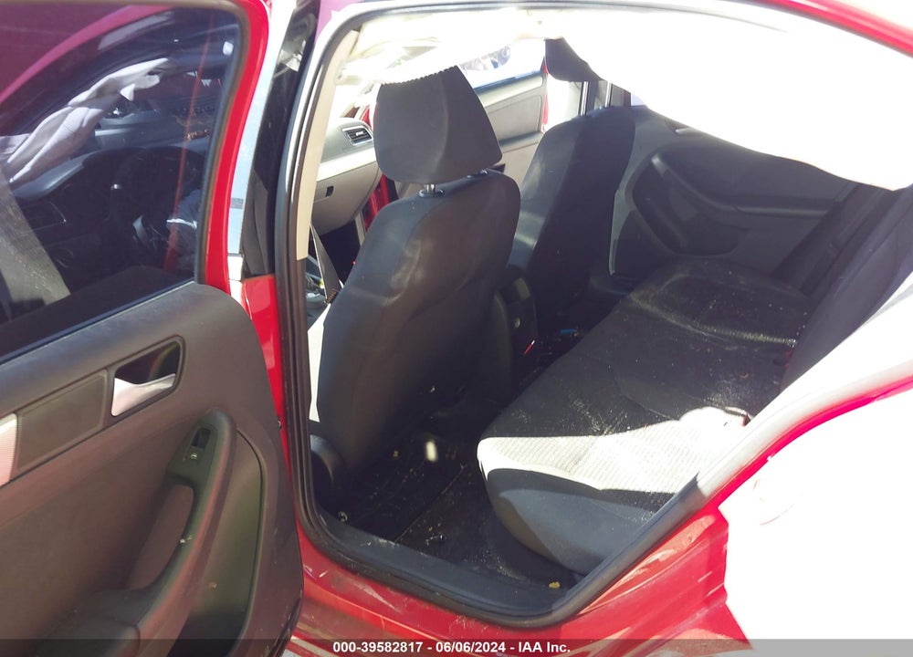 2015 VOLKSWAGEN JETTA 1.8T SE VIN: 3VWD17AJ7FM263961