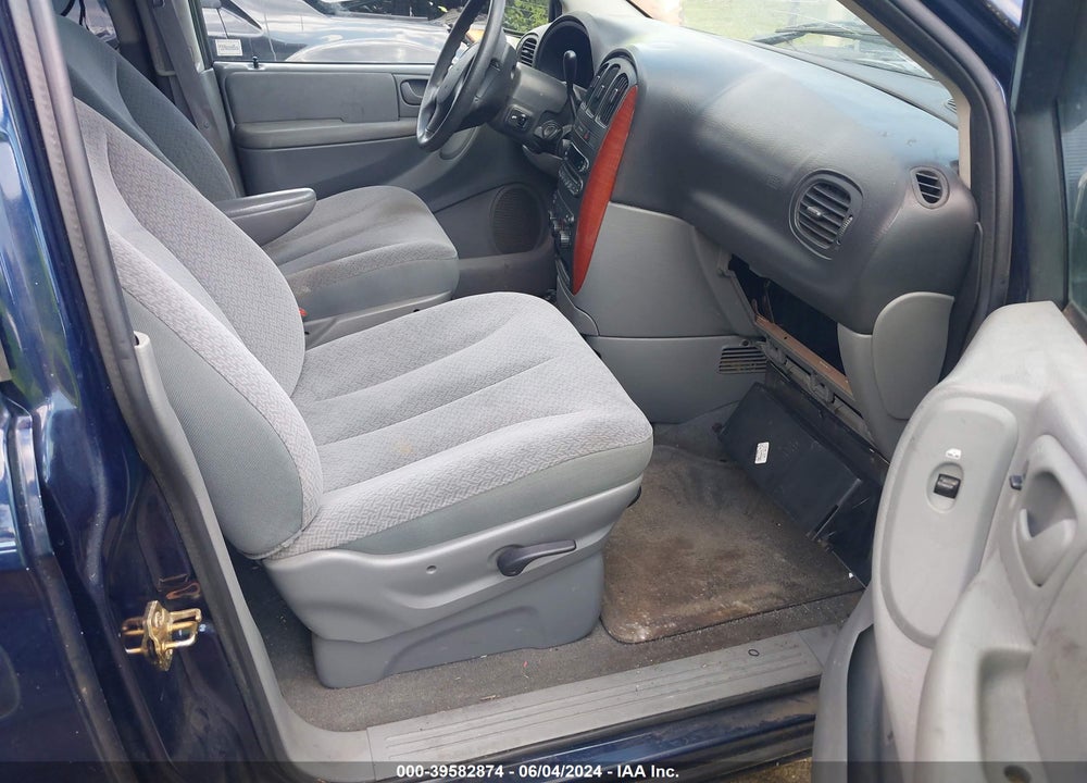 2006 CHRYSLER TOWN & COUNTRY VIN: 1A4GP45R86B533438