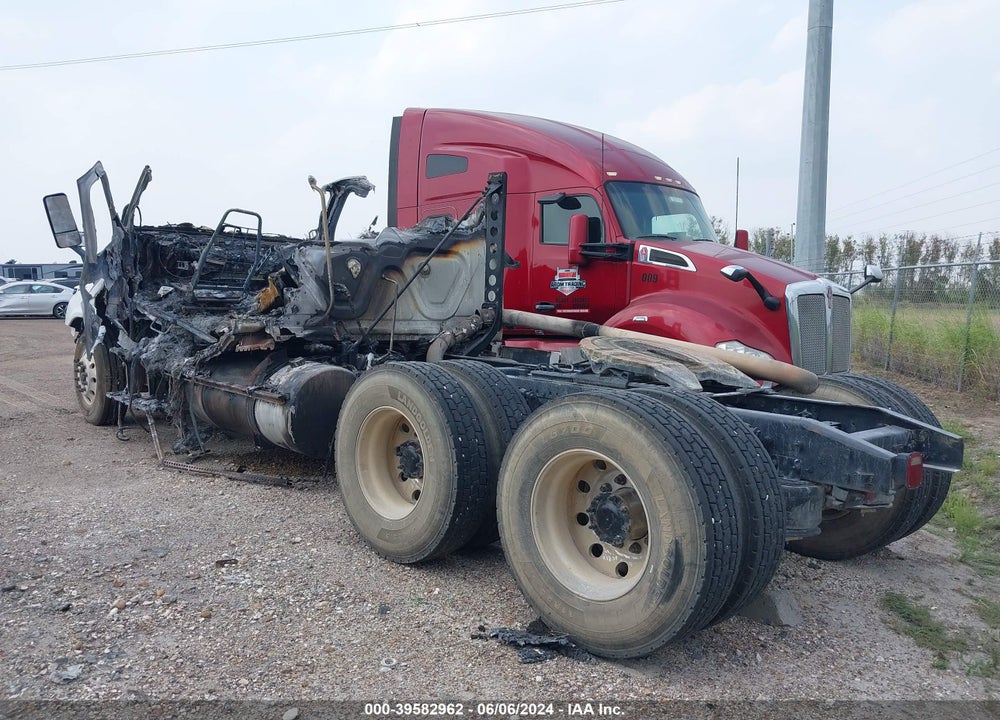 2015 FREIGHTLINER CASCADIA 125 VIN: 1FUJGLD51FLGG3292