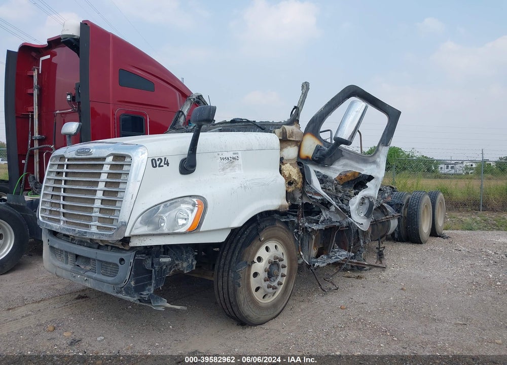 2015 FREIGHTLINER CASCADIA 125 VIN: 1FUJGLD51FLGG3292