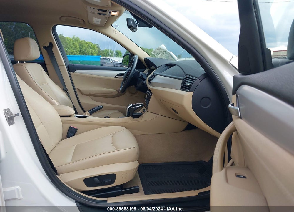 2014 BMW X1 XDRIVE28I VIN: WBAVL1C59EVR92981