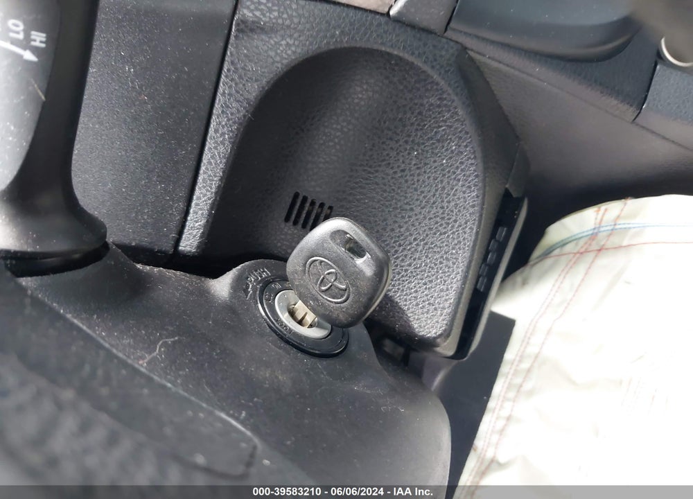 2016 TOYOTA COROLLA L VIN: 2T1BURHE0GC521527