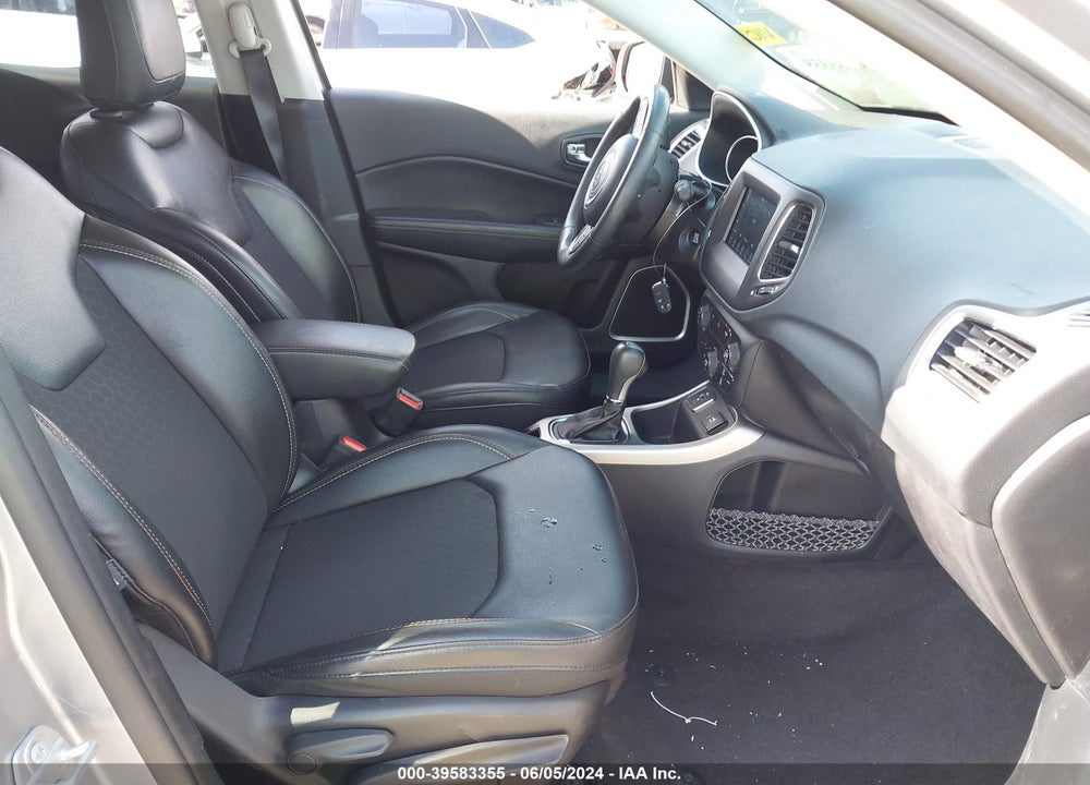 2019 JEEP COMPASS LATITUDE FWD VIN: 3C4NJCBB4KT652242
