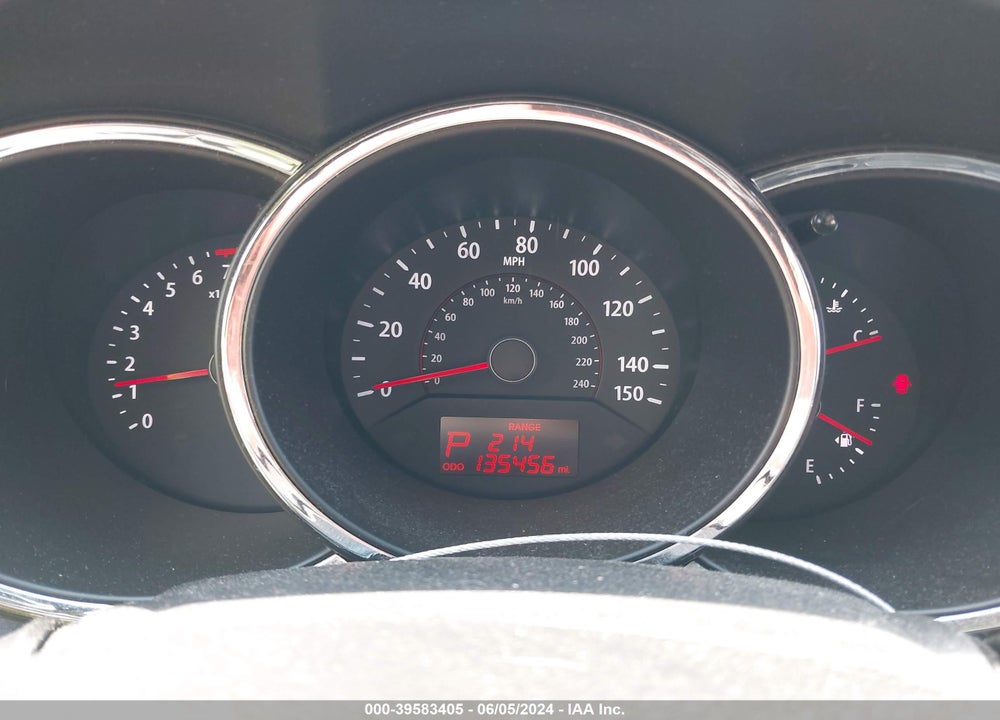 2013 KIA SORENTO LX V6 VIN: 5XYKTDA22DG367165