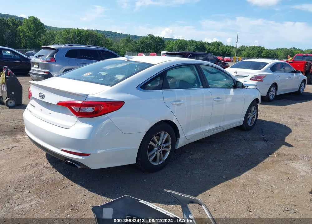 2015 HYUNDAI SONATA SE VIN: 5NPE24AF0FH010565
