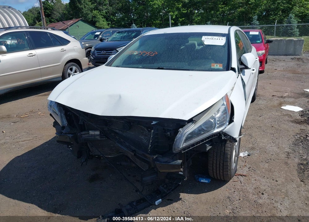 2015 HYUNDAI SONATA SE VIN: 5NPE24AF0FH010565