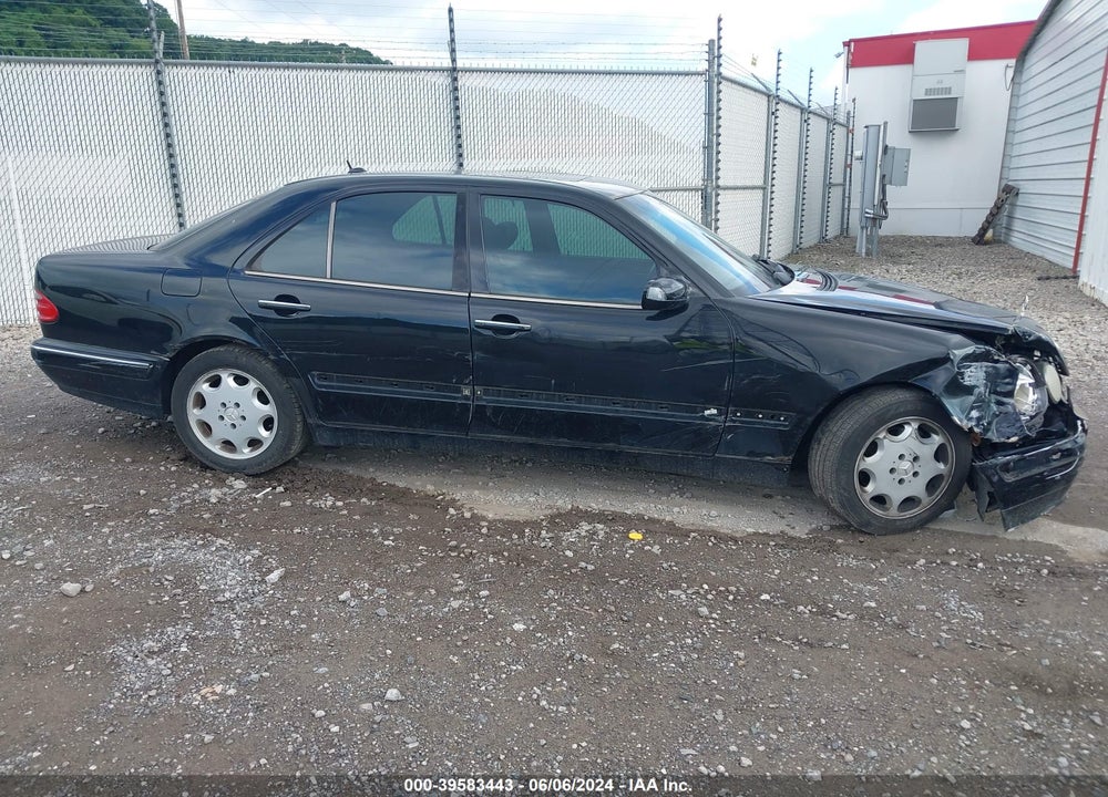 2000 MERCEDES-BENZ E 320 4M VIN: WDBJF82JXYX037257