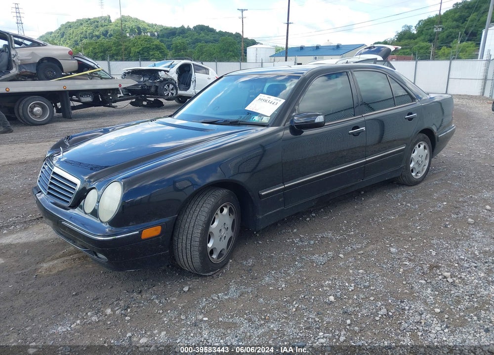 2000 MERCEDES-BENZ E 320 4M VIN: WDBJF82JXYX037257