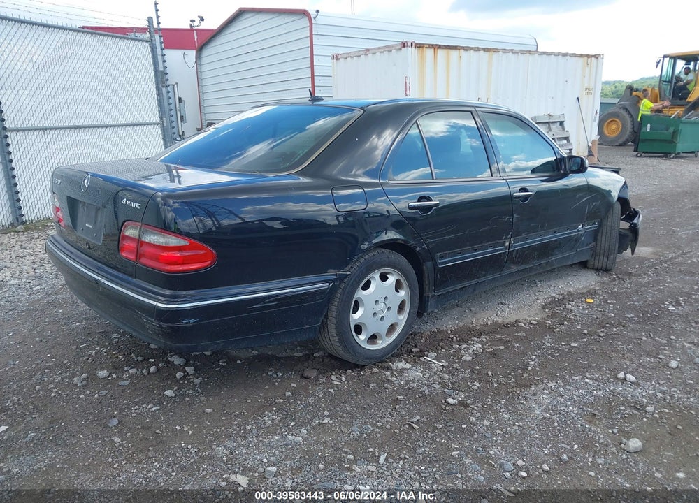 2000 MERCEDES-BENZ E 320 4M VIN: WDBJF82JXYX037257
