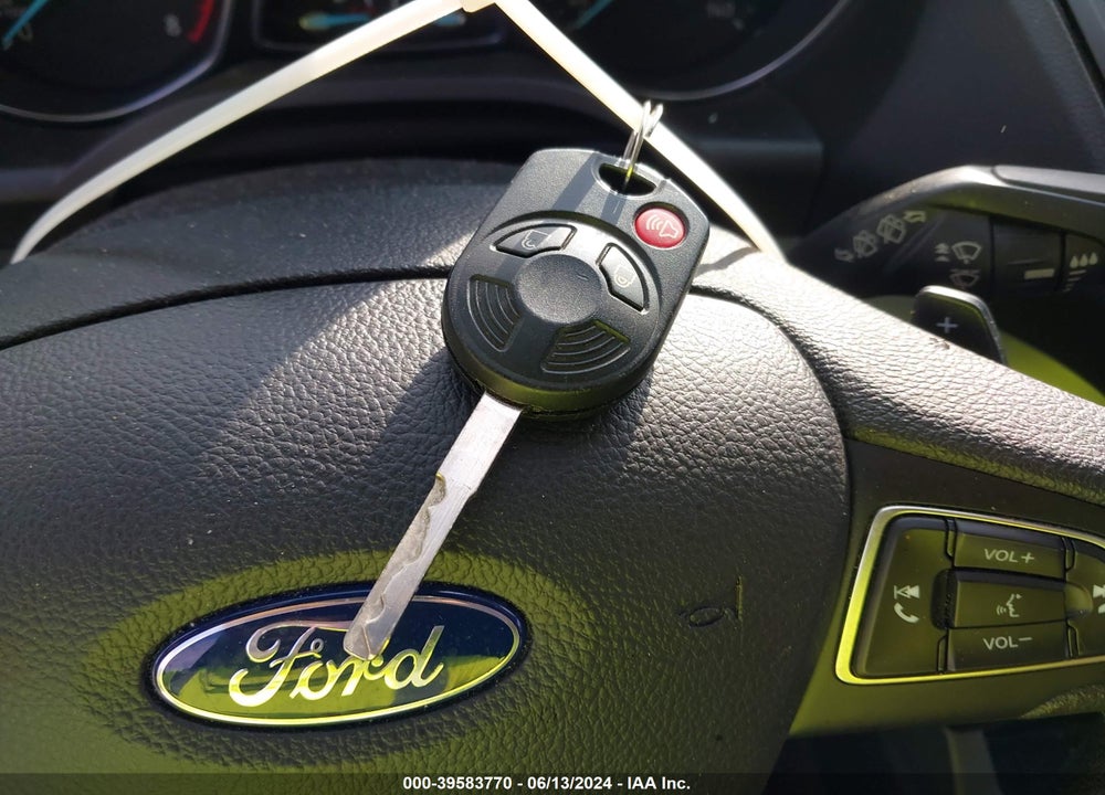 2017 FORD ESCAPE SE VIN: 1FMCU0GD7HUB49483