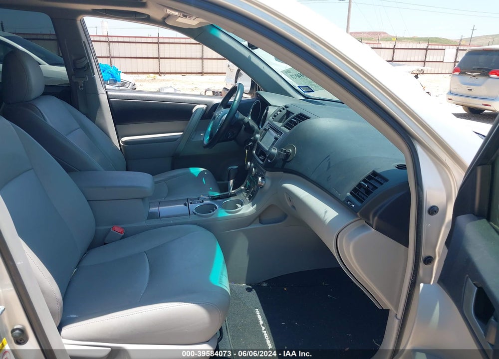 2013 TOYOTA HIGHLANDER SE V6 VIN: 5TDZK3EH1DS128669